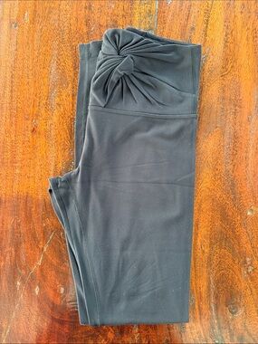 lululemon athletica Black Twisted Waist Leggings